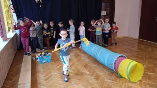 ilustracja do wpisu 
Zajęcia z rehabilitantem ruchowym